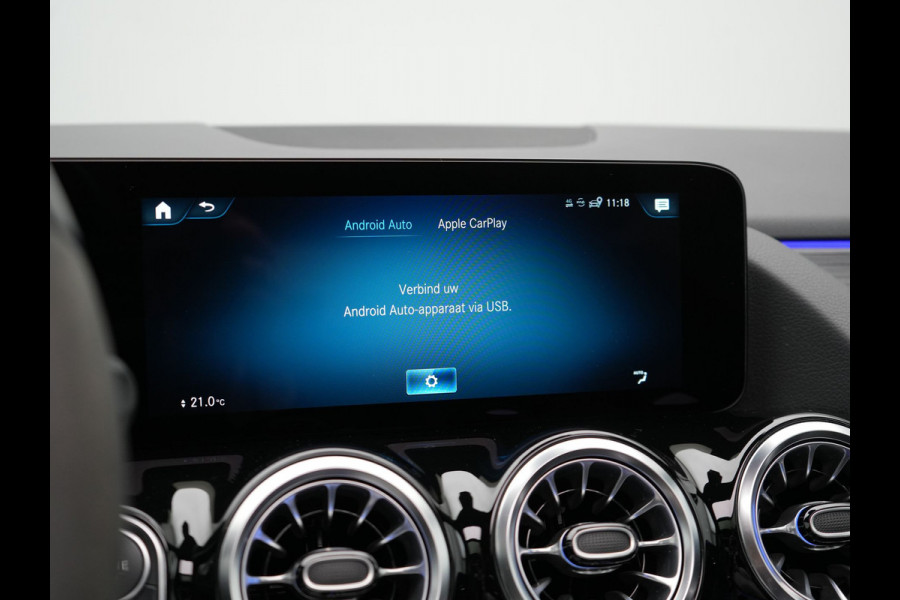 Mercedes-Benz B-Klasse 250 e Business Solution AMG Limited Plug In Hybrid 218pk Dealer O.H. PHEV | Trekhaak Af Fabriek | Panodak | Adaptive Cruise | 360 Camera | Alcantara Sportstoelen Verwarmd | Widescreen Navi | Apple Carplay | Sfeerverlichting | Blis | Virtual | DAB |