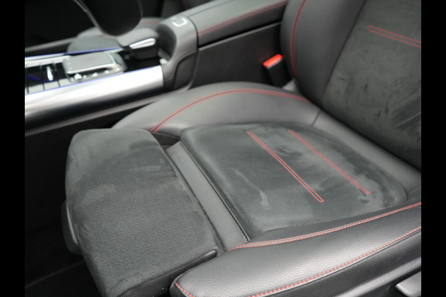 Mercedes-Benz B-Klasse 250 e Business Solution AMG Limited Plug In Hybrid 218pk Dealer O.H. PHEV | Trekhaak Af Fabriek | Panodak | Adaptive Cruise | 360 Camera | Alcantara Sportstoelen Verwarmd | Widescreen Navi | Apple Carplay | Sfeerverlichting | Blis | Virtual | DAB |