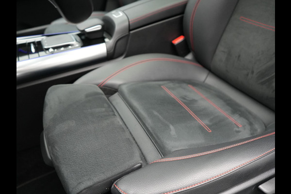 Mercedes-Benz B-Klasse 250 e Business Solution AMG Limited Plug In Hybrid 218pk Dealer O.H. PHEV | Trekhaak Af Fabriek | Panodak | Adaptive Cruise | 360 Camera | Alcantara Sportstoelen Verwarmd | Widescreen Navi | Apple Carplay | Sfeerverlichting | Blis | Virtual | DAB |