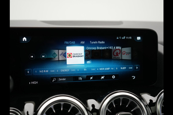 Mercedes-Benz B-Klasse 250 e Business Solution AMG Limited Plug In Hybrid 218pk Dealer O.H. PHEV | Trekhaak Af Fabriek | Panodak | Adaptive Cruise | 360 Camera | Alcantara Sportstoelen Verwarmd | Widescreen Navi | Apple Carplay | Sfeerverlichting | Blis | Virtual | DAB |