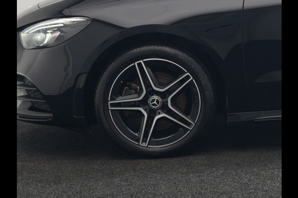 Mercedes-Benz B-Klasse 250 e Business Solution AMG Limited Plug In Hybrid 218pk Dealer O.H. PHEV | Trekhaak Af Fabriek | Panodak | Adaptive Cruise | 360 Camera | Alcantara Sportstoelen Verwarmd | Widescreen Navi | Apple Carplay | Sfeerverlichting | Blis | Virtual | DAB |