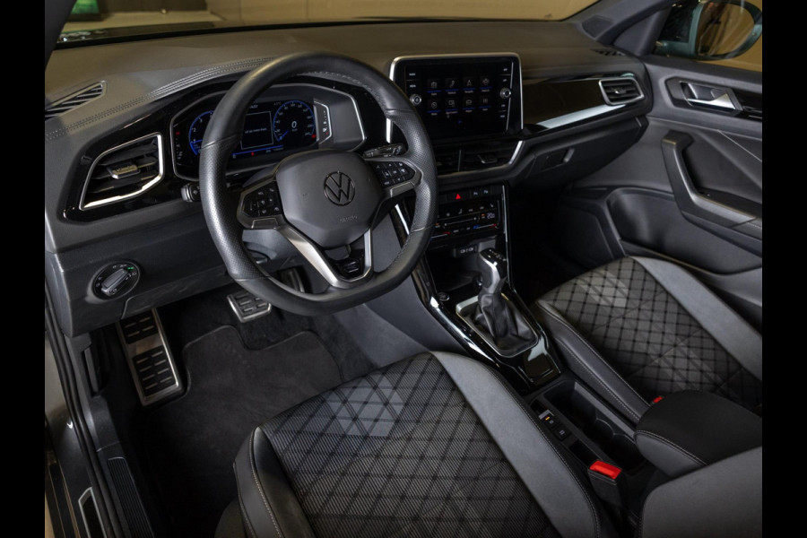 Volkswagen T-Roc 1.5 TSI R-Line Edition / 150pk / Stoel en stuur verwarming / Achteruitrij camera / Keyless /