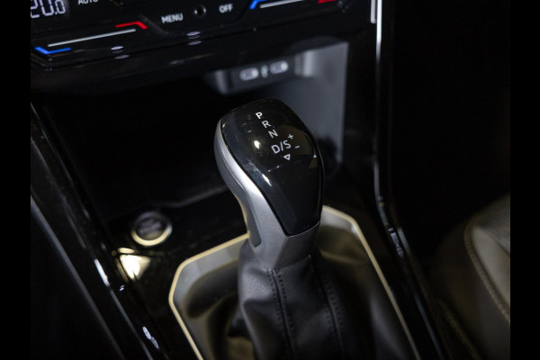 Volkswagen T-Roc 1.5 TSI R-Line Edition / 150pk / Stoel en stuur verwarming / Achteruitrij camera / Keyless /