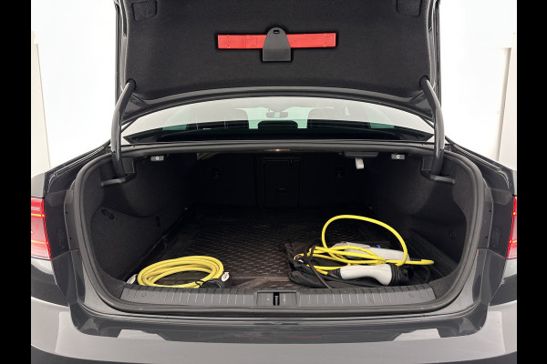 Volkswagen Passat 1.4 TSI GTE Business (Plug-In) (INCL-BTW) Aut. *FULL-LED | DIGI-COCKPIT | ADAPTIVE-CRUISE | NAVI-FULLMAP | KEYLESS | DAB+ | COMFORT-SEATS | SHIFTPADDLES | PRIVACY-GLASS | PDC | CAMERA | CARPLAY | 17''ALU*