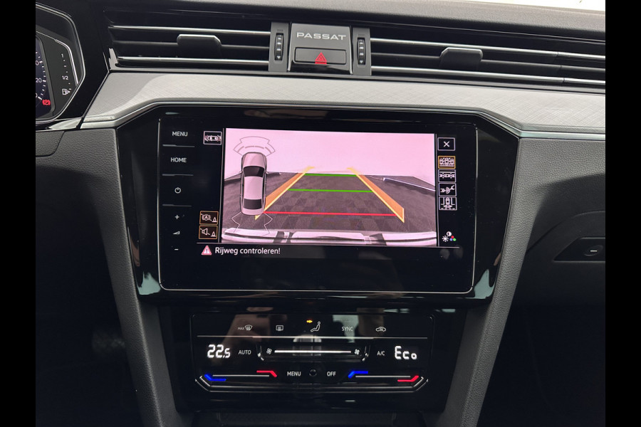 Volkswagen Passat 1.4 TSI GTE Business (Plug-In) (INCL-BTW) Aut. *FULL-LED | DIGI-COCKPIT | ADAPTIVE-CRUISE | NAVI-FULLMAP | KEYLESS | DAB+ | COMFORT-SEATS | SHIFTPADDLES | PRIVACY-GLASS | PDC | CAMERA | CARPLAY | 17''ALU*