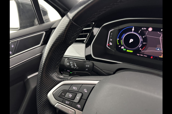 Volkswagen Passat 1.4 TSI GTE Business (Plug-In) (INCL-BTW) Aut. *FULL-LED | DIGI-COCKPIT | ADAPTIVE-CRUISE | NAVI-FULLMAP | KEYLESS | DAB+ | COMFORT-SEATS | SHIFTPADDLES | PRIVACY-GLASS | PDC | CAMERA | CARPLAY | 17''ALU*