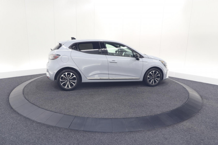 Renault Clio TCe 90 GPF techno | 360 Camera | Adaptieve Cruise Control | Navigatie | 9.3 Inch Groot Scherm