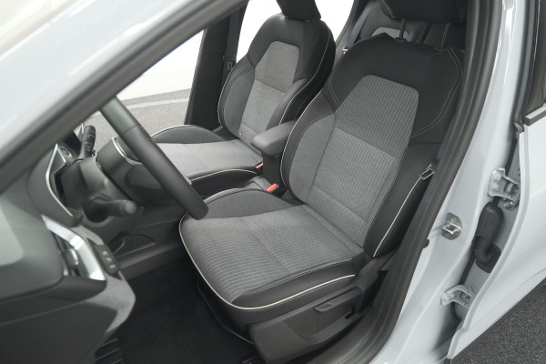 Renault Clio TCe 90 GPF techno | 360 Camera | Adaptieve Cruise Control | Navigatie | 9.3 Inch Groot Scherm