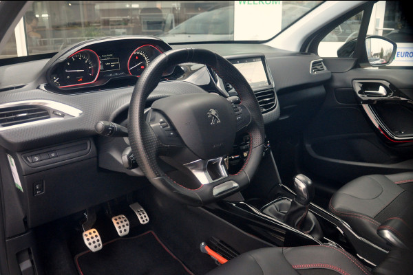 Peugeot 2008 1.2 PureTech GT-line | Panoramadak | Trekhaak | All Season Banden