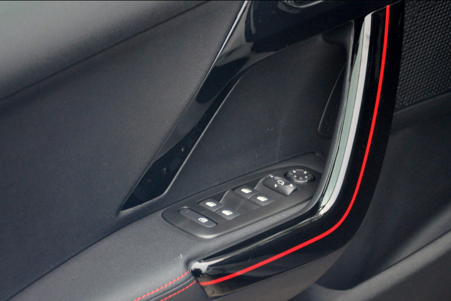 Peugeot 2008 1.2 PureTech GT-line | Panoramadak | Trekhaak | All Season Banden