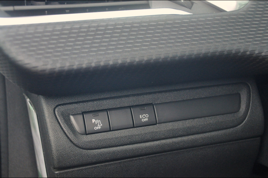 Peugeot 2008 1.2 PureTech GT-line | Panoramadak | Trekhaak | All Season Banden