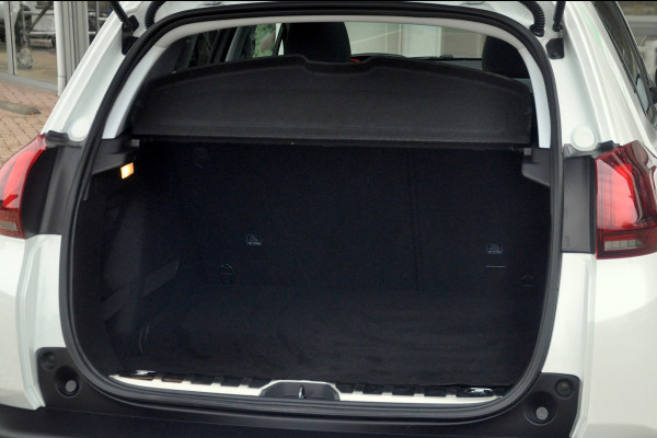 Peugeot 2008 1.2 PureTech GT-line | Panoramadak | Trekhaak | All Season Banden
