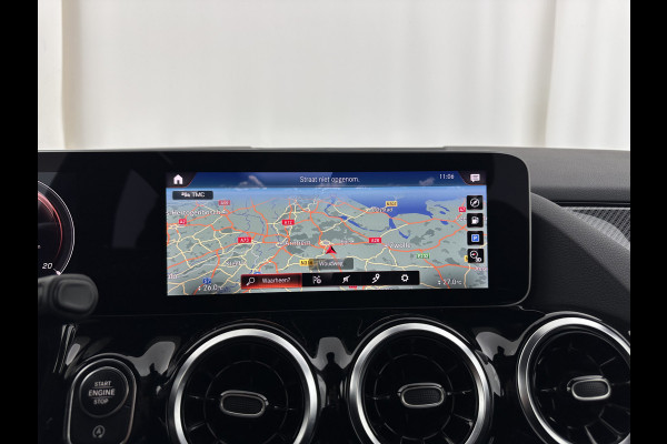 Mercedes-Benz B-Klasse 180 AMG-Line Business Solution (INCL-BTW) *LEATHER-MICROFIBRE | WIDESCREEN-COCKPIT | FULL-LED | BLINDSPOT | CAMERA | NAVI-FULLMAP | DAB+ | ECC | SHIFTPADDLES | CRUISE | HEATED-SPORTSEATS | TOWBAR | 18''ALU*