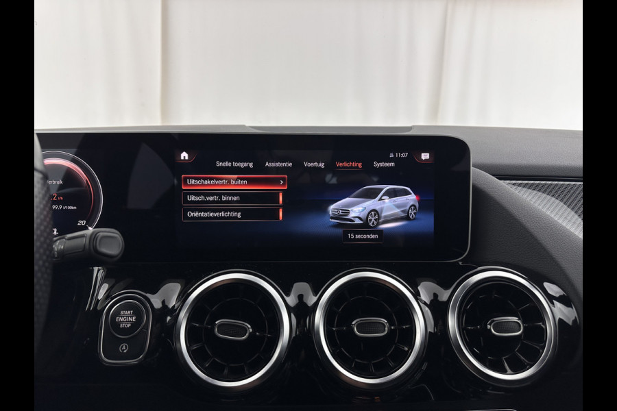 Mercedes-Benz B-Klasse 180 AMG-Line Business Solution (INCL-BTW) *LEATHER-MICROFIBRE | WIDESCREEN-COCKPIT | FULL-LED | BLINDSPOT | CAMERA | NAVI-FULLMAP | DAB+ | ECC | SHIFTPADDLES | CRUISE | HEATED-SPORTSEATS | TOWBAR | 18''ALU*