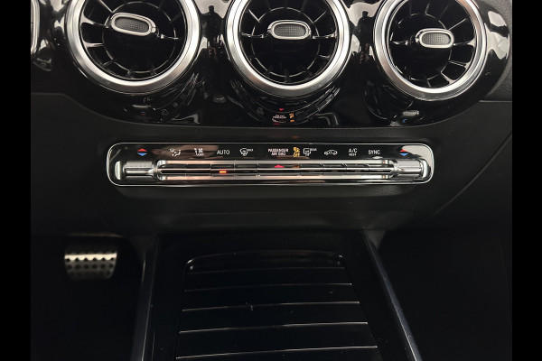 Mercedes-Benz B-Klasse 180 AMG-Line Business Solution (INCL-BTW) *LEATHER-MICROFIBRE | WIDESCREEN-COCKPIT | FULL-LED | BLINDSPOT | CAMERA | NAVI-FULLMAP | DAB+ | ECC | SHIFTPADDLES | CRUISE | HEATED-SPORTSEATS | TOWBAR | 18''ALU*