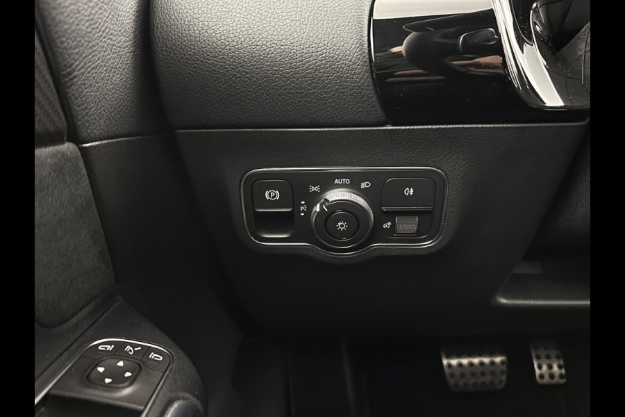 Mercedes-Benz B-Klasse 180 AMG-Line Business Solution (INCL-BTW) *LEATHER-MICROFIBRE | WIDESCREEN-COCKPIT | FULL-LED | BLINDSPOT | CAMERA | NAVI-FULLMAP | DAB+ | ECC | SHIFTPADDLES | CRUISE | HEATED-SPORTSEATS | TOWBAR | 18''ALU*