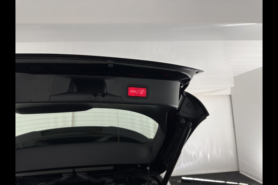 Mercedes-Benz B-Klasse 180 AMG-Line Business Solution (INCL-BTW) *LEATHER-MICROFIBRE | WIDESCREEN-COCKPIT | FULL-LED | BLINDSPOT | CAMERA | NAVI-FULLMAP | DAB+ | ECC | SHIFTPADDLES | CRUISE | HEATED-SPORTSEATS | TOWBAR | 18''ALU*