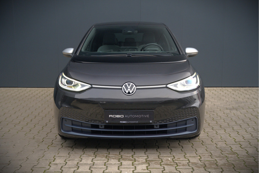 Volkswagen ID.3 First Plus 58 kWh | Stoelverwarming | Stuurverwarming | Camera | Adaptive Cruise Control | Navigatie | Keyless | Parkeersensoren | LED | Apple Carplay | BTW | NAP |