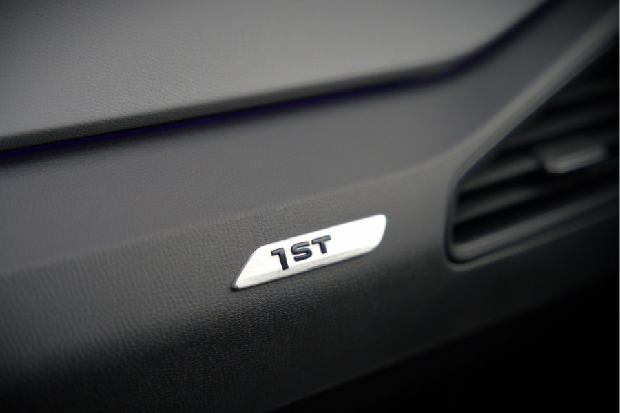 Volkswagen ID.3 First Plus 58 kWh | Stoelverwarming | Stuurverwarming | Camera | Adaptive Cruise Control | Navigatie | Keyless | Parkeersensoren | LED | Apple Carplay | BTW | NAP |