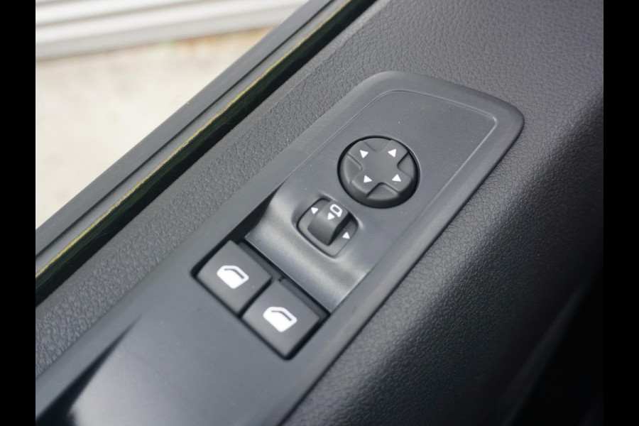 Opel Vivaro Electric L3 75 kWh | tot 8 jaar garantie | navigatie incl. Apple Carplay | airco | parkeersensoren | e-Call pakket | 3-zitplaatsen | rijklaarprijs