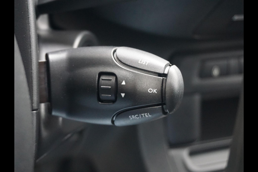 Opel Vivaro Electric L3 75 kWh | tot 8 jaar garantie | navigatie incl. Apple Carplay | airco | parkeersensoren | e-Call pakket | 3-zitplaatsen | rijklaarprijs