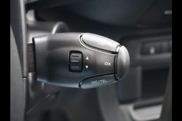 Opel Vivaro Electric L3 75 kWh | tot 8 jaar garantie | navigatie incl. Apple Carplay | airco | parkeersensoren | e-Call pakket | 3-zitplaatsen | rijklaarprijs