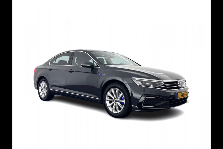 Volkswagen Passat 1.4 TSI GTE Business (Plug-In) (INCL-BTW) Aut. *FULL-LED | DIGI-COCKPIT | ADAPTIVE-CRUISE | NAVI-FULLMAP | KEYLESS | DAB+ | COMFORT-SEATS | SHIFTPADDLES | PRIVACY-GLASS | PDC | CAMERA | CARPLAY | 17''ALU*