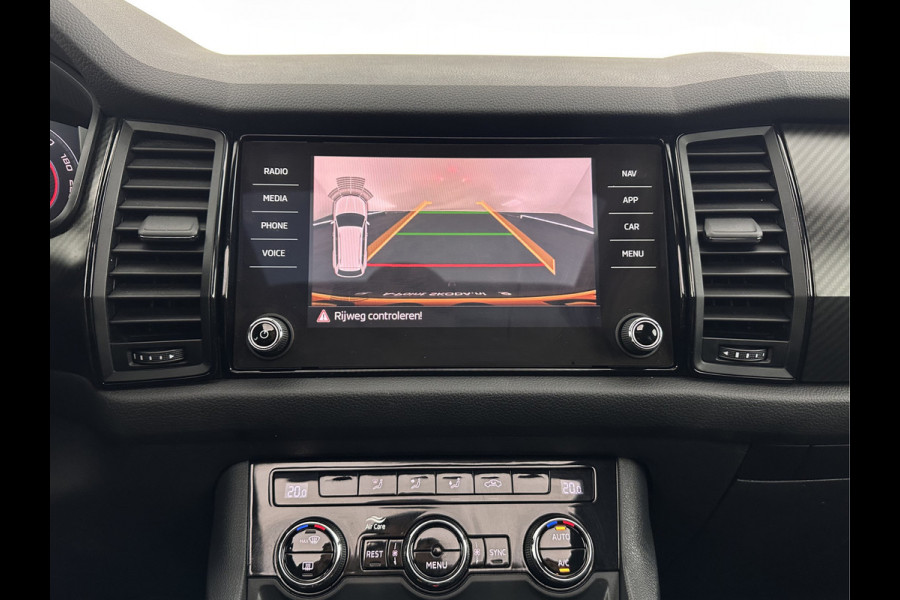 Škoda Kodiaq 1.5 TSI Sportline Business (INCL-BTW) Aut. *PANO | LEATHER-MICROFIBRE | FULL-LED | MEMORY-PACK | DIGI-COCKPIT | NAVI-FULLMAP | CAMERA | DAB+ | AMBIENT-LIGHT | KEYLESS | DAB+ | CARPLAY | PRIVACY-GLASS | 20"ALU*