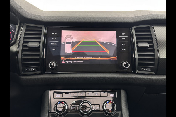 Škoda Kodiaq 1.5 TSI Sportline Business (INCL-BTW) Aut. *PANO | LEATHER-MICROFIBRE | FULL-LED | MEMORY-PACK | DIGI-COCKPIT | NAVI-FULLMAP | CAMERA | DAB+ | AMBIENT-LIGHT | KEYLESS | DAB+ | CARPLAY | PRIVACY-GLASS | 20"ALU*