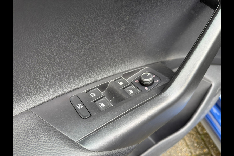 Volkswagen Polo 1.0 TSI Highline Business R - Navi - Leder - Beats - Trekhaak - Org.NL