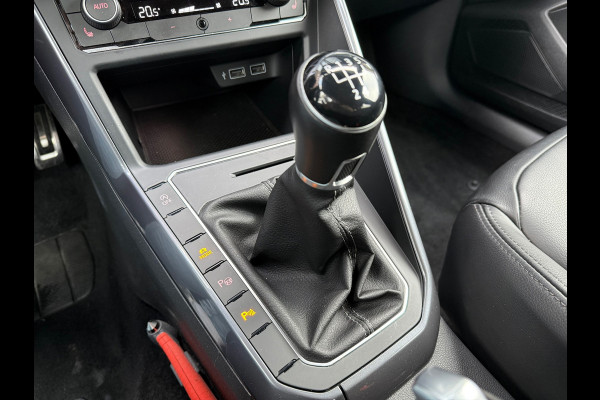 Volkswagen Polo 1.0 TSI Highline Business R - Navi - Leder - Beats - Trekhaak - Org.NL