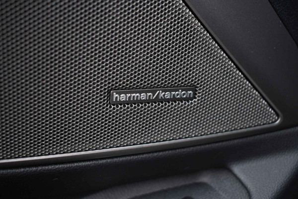 BMW 3 Serie Touring 330e M-Sport Pano ACC Trekh H/K HUD Stuurverw