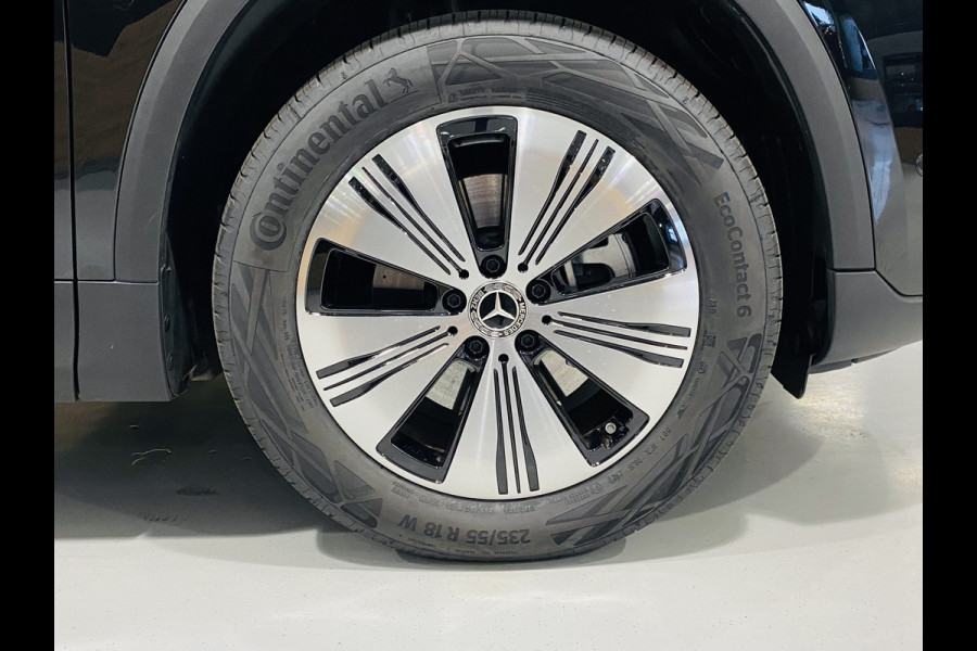 Mercedes-Benz EQA 250 // 18" Velgen // Privacy Glass // Easy pack achterklep // Dodehoekassistent // Sfeerverlichting // Apple Play // Android Aut