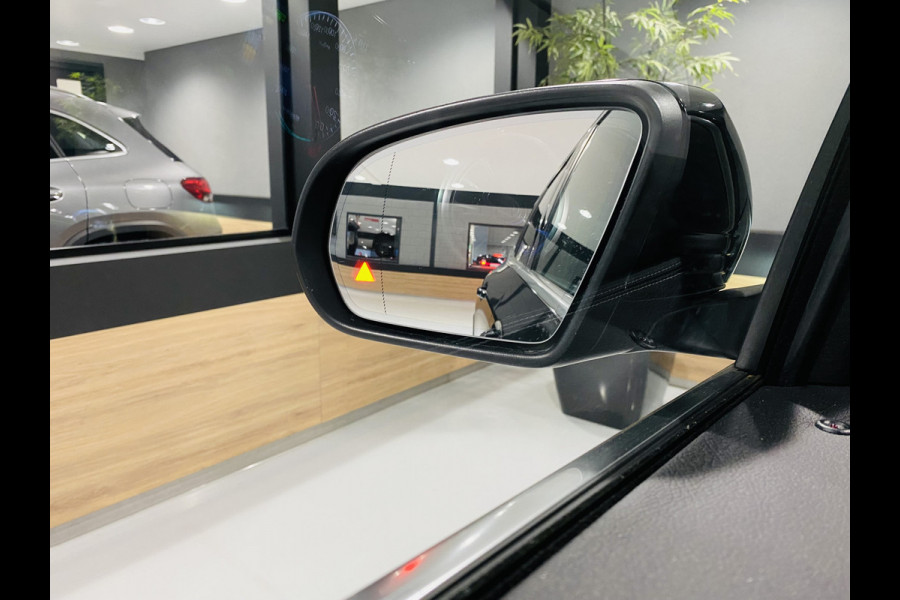 Mercedes-Benz EQA 250 // 18" Velgen // Privacy Glass // Easy pack achterklep // Dodehoekassistent // Sfeerverlichting // Apple Play // Android Aut