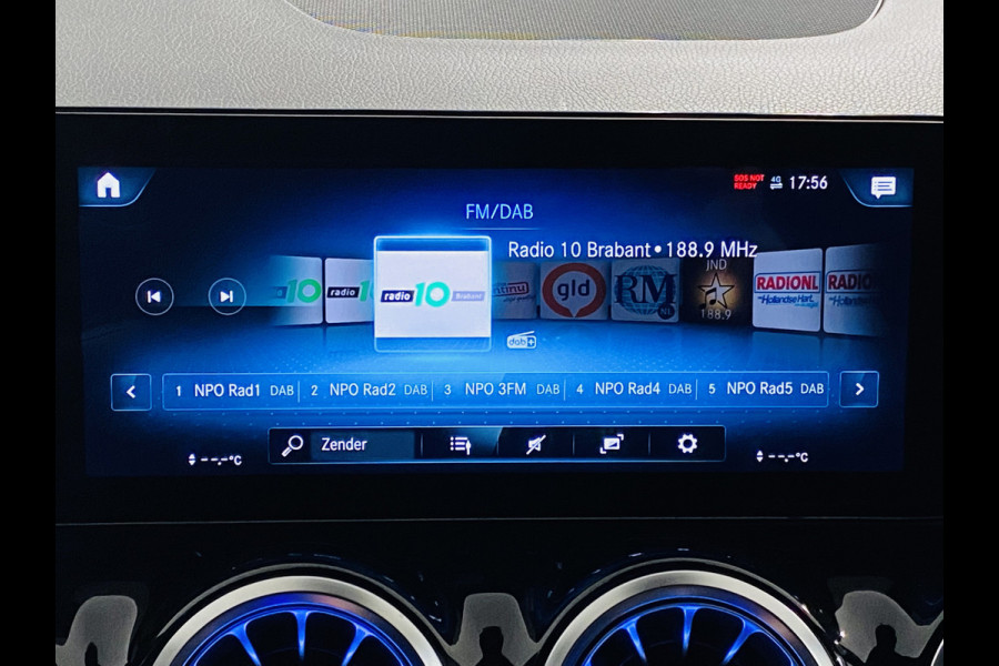 Mercedes-Benz EQA 250 // 18" Velgen // Privacy Glass // Easy pack achterklep // Dodehoekassistent // Sfeerverlichting // Apple Play // Android Aut