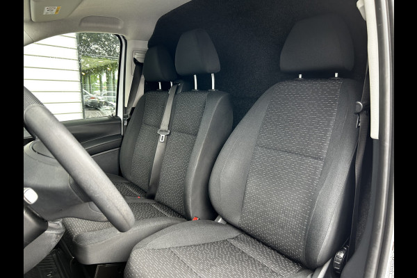 Mercedes-Benz Vito 110 CDI L2 Lang RWD // Airco // Achterklep // 12 mnd Garantie // 2000kg // Bank // Radio // CV // Betimmering // Wieldoppen