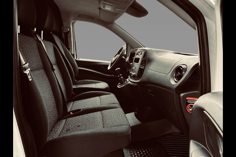 Mercedes-Benz Vito 110 CDI L2 Lang RWD // Airco // Achterklep // 12 mnd Garantie // 2000kg // Bank // Radio // CV // Betimmering // Wieldoppen