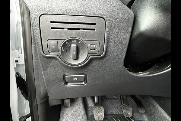 Mercedes-Benz Vito 110 CDI L2 Lang RWD // Airco // Achterklep // 12 mnd Garantie // 2000kg // Bank // Radio // CV // Betimmering // Wieldoppen