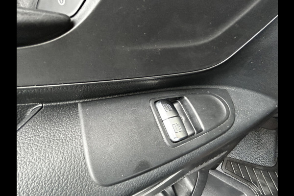 Mercedes-Benz Vito 110 CDI L2 Lang RWD // Airco // Achterklep // 12 mnd Garantie // 2000kg // Bank // Radio // CV // Betimmering // Wieldoppen