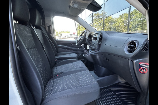 Mercedes-Benz Vito 110 CDI L2 Lang // Trekhaak // Airco // Achterklep // 12 mnd Garantie // Bank // Radio // CV // Betimmering // Wieldoppen
