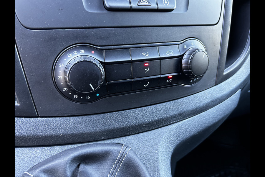 Mercedes-Benz Vito 110 CDI L2 Lang // Trekhaak // Airco // Achterklep // 12 mnd Garantie // Bank // Radio // CV // Betimmering // Wieldoppen