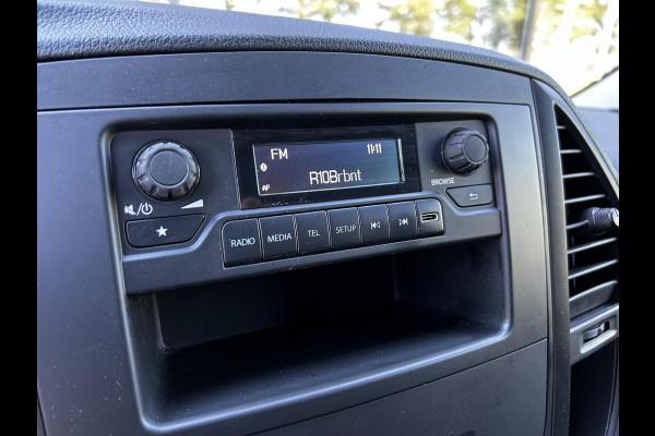 Mercedes-Benz Vito 110 CDI L2 Lang // Trekhaak // Airco // Achterklep // 12 mnd Garantie // Bank // Radio // CV // Betimmering // Wieldoppen
