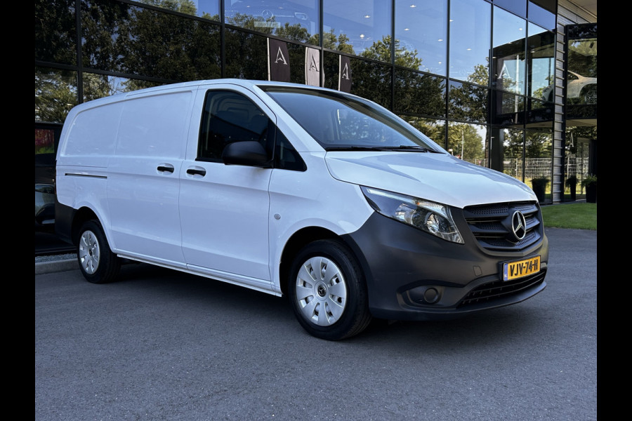 Mercedes-Benz Vito 110 CDI L2 Lang // Trekhaak // Airco // Achterklep // 12 mnd Garantie // Bank // Radio // CV // Betimmering // Wieldoppen