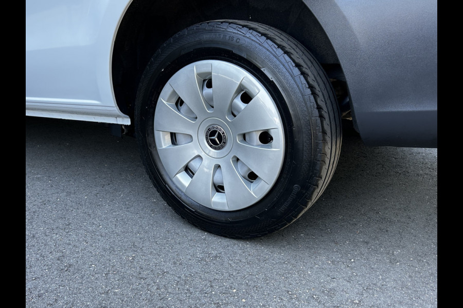 Mercedes-Benz Vito 110 CDI L2 Lang // Trekhaak // Airco // Achterklep // 12 mnd Garantie // Bank // Radio // CV // Betimmering // Wieldoppen