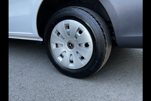 Mercedes-Benz Vito 110 CDI L2 Lang // Trekhaak // Airco // Achterklep // 12 mnd Garantie // Bank // Radio // CV // Betimmering // Wieldoppen