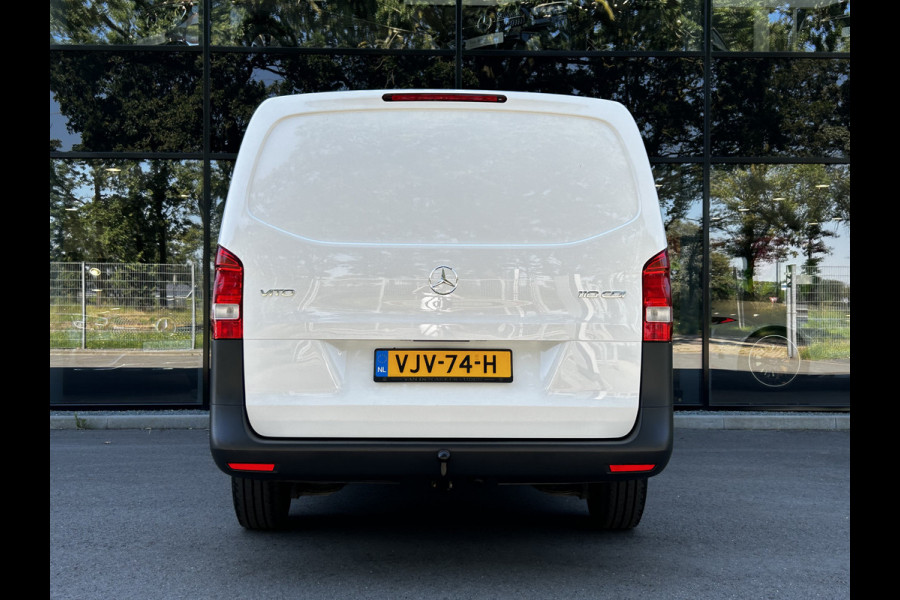 Mercedes-Benz Vito 110 CDI L2 Lang // Trekhaak // Airco // Achterklep // 12 mnd Garantie // Bank // Radio // CV // Betimmering // Wieldoppen