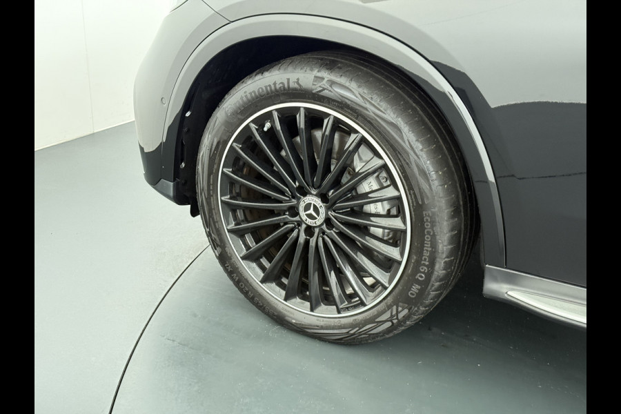 Mercedes-Benz GLC 400e 4Matic AMG // Trekhaak // Luchtvering // Meesturende Achteras // Panoramadak // Nightpakket // 360 Camera // Digital Light