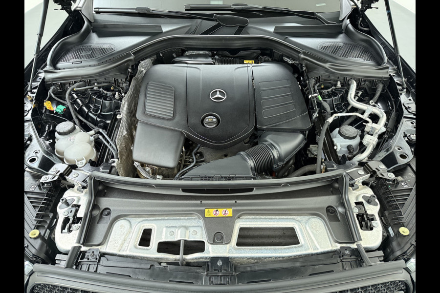 Mercedes-Benz GLC 400e 4Matic AMG // Trekhaak // Luchtvering // Meesturende Achteras // Panoramadak // Nightpakket // 360 Camera // Digital Light