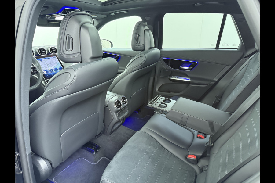 Mercedes-Benz GLC 400e 4Matic AMG // Trekhaak // Luchtvering // Meesturende Achteras // Panoramadak // Nightpakket // 360 Camera // Digital Light