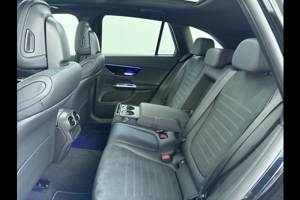 Mercedes-Benz GLC 400e 4Matic AMG // Trekhaak // Luchtvering // Meesturende Achteras // Panoramadak // Nightpakket // 360 Camera // Digital Light